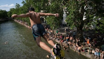 popular-city-bans-public-alcohol-amid-heat-wave-as-people-take-risks-to-cool-down