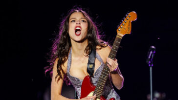 olivia-rodrigo-launches-all-women-music-festival,-will-benefit-planned-parenthood-and-other-progressive-orgs