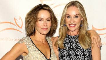 jennifer-grey,-tracy-pollan-go-topless-in-throwback-photo-as-fans-gush-over-‘shredded’-looks