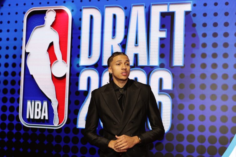 lakers-acquire-no.-24-pick-in-nba-draft-from-knicks-—-select-baylor-guard-cameron-carr