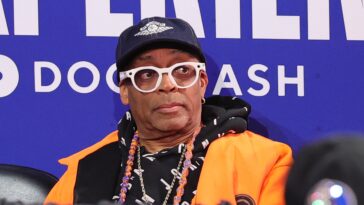 spike-lee-continues-knicks-championship-celebration-with-nba-draft-appearance