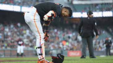 luis-arraez-leaves-sf-giants-game-in-potential-blow-to-trade-deadline-haul
