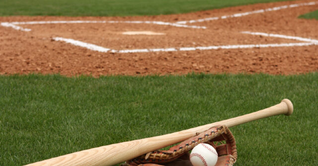 watch:-mississippi-sheriff’s-deputy-stripped-of-badge-after-viral-fight-with-baseball-umpire