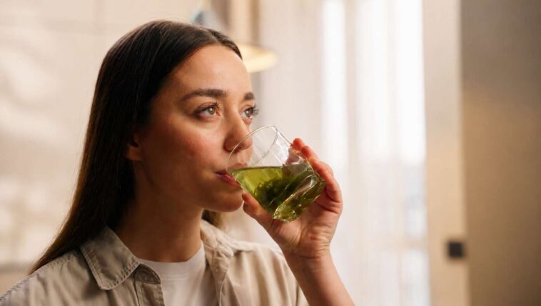 in-powerful-act-of-protest,-liberals-begin-adding-algae-to-drinking-water