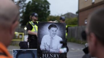 police-took-nearly-eight-minutes-to-find-handcuffed-teen-nowak-had-been-stabbed:-report