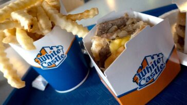 woman-mourns-the-loss-of-beloved-white-castle-in-queens;-will-pull-at-your-heartstrings