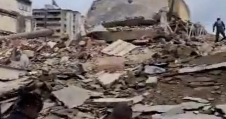 developing:-buildings-in-caracas-collapse-after-powerful-magnitude-7.5-earthquake-strikes-venezuela-–-puerto-rico-tsunami-advisory-(videos)
