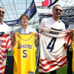 usa’s-mauricio-pochettino,-lakers’-jj-redick-swap-jerseys-before-world-cup-game