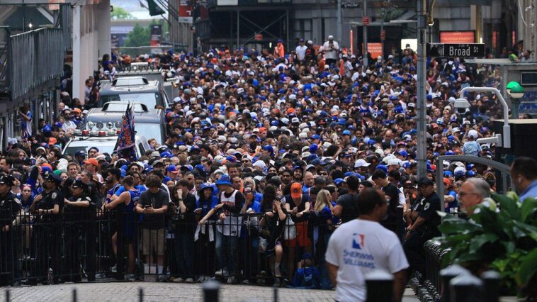 knicks-fan’s-trash-can-grab-ends-with-fines,-firing-and-walk-of-shame-return-trip-for-jpmorgan-chase-exec