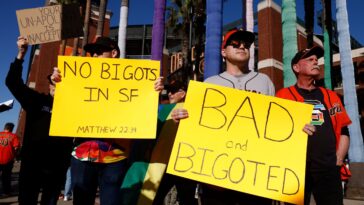 san-francisco-giants-fans-protest-and-shame-christian-pitchers-for-bible-verses-on-pride-night-caps