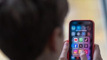 australia-teen-social-media-ban-has-had-little-impact,-say-researchers