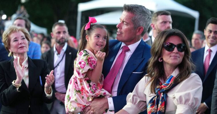 sean-duffy-rejects-modern-career-culture-at-america-250-event:-‘get-married-and-have-lots-of-kids’