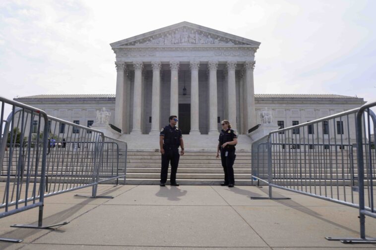 supreme-court-strikes-down-hawaii-law-requiring-permission-to-carry-guns-in-stores-and-hotels