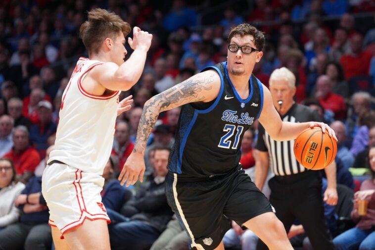 lakers-sign-beloved-college-star-robbie-avila-after-2026-nba-draft