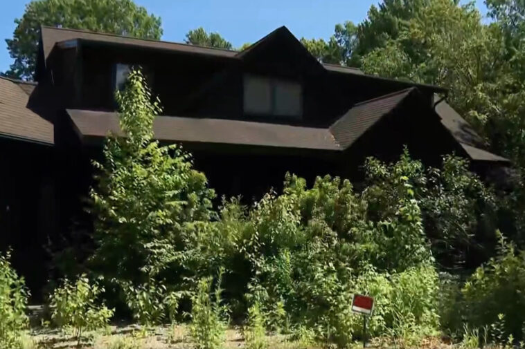 mother,-son-id’d-as-grisly-skeletal-remains-discovered-in-connecticut-house-bought-at-foreclosure-auction