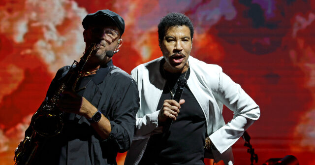 lionel-richie-rushed-to-hospital-after-cutting-show-short-over-dizzy-spell