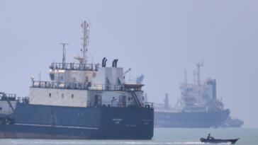 failing-to-shut-strait-of-hormuz,-iran’s-irgc-tries-to-scare-ships-out-of-it