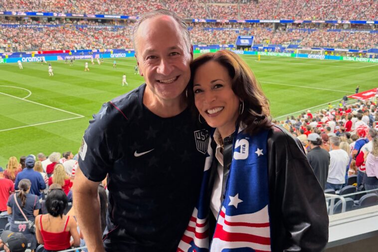 team-usa-goes-down-2-1-after-kamala-harris’-husband-posts-photo-of-ex-veep-at-world-cup-match
