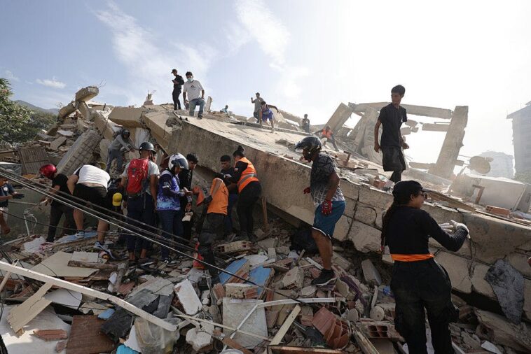 death-toll-climbs-from-twin-earthquake-disaster-as-rescuers-race-to-find-survivors