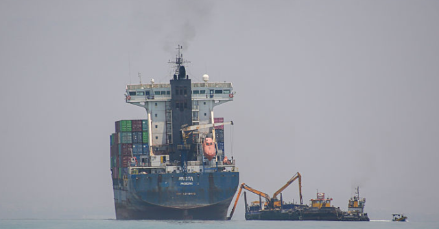 un.-suspends-strait-of-hormuz-passage-after-iran-attacks-cargo-ship