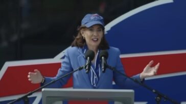 “alright,-seriously?”-–-kathy-hochul-left-humiliated-twice-after-trying-to-lead-buffalo-bills-chant-and-nobody-joins!-(video)