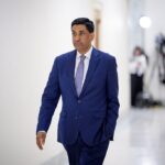 ro-khanna-plays-an-awkward-game-of-race-based-footsie