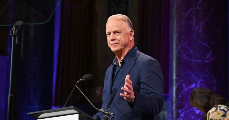 ex-nfl-quarterback-boomer-esiason-says-what-everyone’s-thinking-on-caitlin-clark-abuse-–-it’s-racial