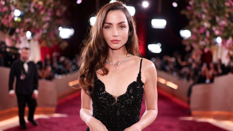 ana-de-armas-stuns-in-bikini-during-sizzling-summer-getaway