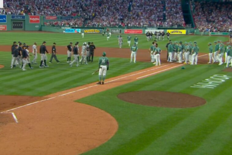 yankees,-red-sox-clear-benches-in-tense-rivalry-scene