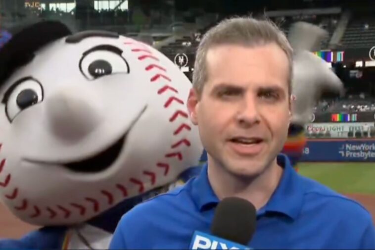 mr.-met-dances-behind-steve-gelbs-during-carlos-mendoza-segment-in-awkward-scene