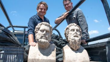 archaeologists-in-israel-uncover-1,700-year-old-roman-era-statues-buried-face-down