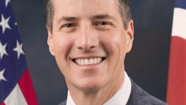 with-friends-like-this:-gop-senator-joins-forces-with-elizabeth-warren-to-push-the-largest-tax-hike-in-over-four-decades