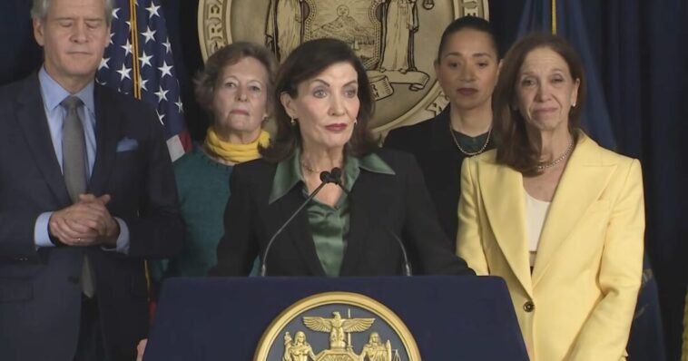 despicable:-kathy-hochul-urges-new-yorkers-to-report-ice-agents-who-wear-masks-to-prevent-being-doxed-and-targeted-by-violent-leftists