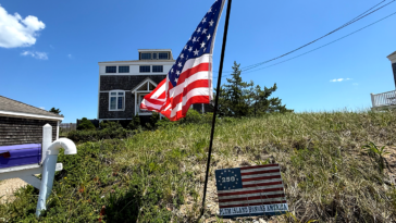 massachusetts-homeowners-stunned-after-town-warns-july-4-flags-threaten-endangered-birds