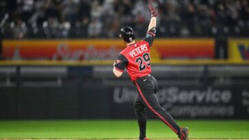 white-sox-put-up-most-runs-since-1970-in-stunning-demolition-of-rival-kansas-city-royals