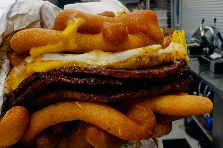 jersey-shore-eatery-is-making-a-splash-for-its-pork-roll,-egg-&-cheese-sandwich-—-topped-with-funnel-cake:-i-don’t-need-abs-this-year’