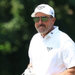 phil-mickelson-accused-of-showing-nude-photo-to-pro-golfer’s-ex-wife:-‘come-see-me’