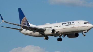 near-collision-at-newark-airport:-united-airlines-plane-has-close-call-with-drone-‘100-feet-below-us’ 