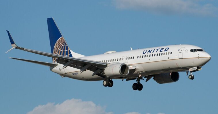 near-collision-at-newark-airport:-united-airlines-plane-has-close-call-with-drone-‘100-feet-below-us’ 