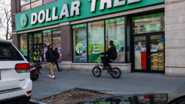 creepy-dollar-tree-manager-allegedly-assaulted-cashier-at-register:-lawsuit