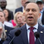jeffries-welcomes-democratic-socialists-into-the-fold-as-critics-warn-party-is-revealing-‘exactly-who-it-is’