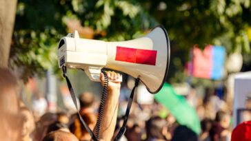 mob-shouting-‘free-karmelo’-violently-assaults-‘the-smallest-white-girl-they-could-find,’-she-claims