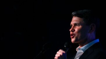 james-talarico-says-billionaires-are-‘destroying’-country-parades-around-with-one-anyway.