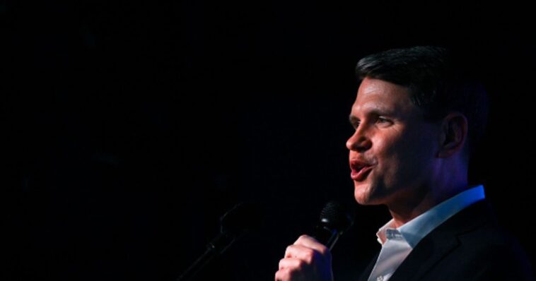 james-talarico-says-billionaires-are-‘destroying’-country-parades-around-with-one-anyway.