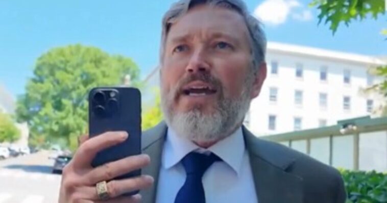 thomas-massie-hits-reporter-with-a-strange-question-after-being-confronted-with-allegations-of-sexual-affair-with-rep.-lauren-boebert-(video)