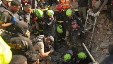 33-rescued-from-venezuelan-rubble:-survival-window-desperately-fading-with-nearly-50,000-missing