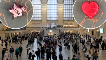 here’s-the-story-behind-the-mysterious-balloons-floating-in-grand-central-station