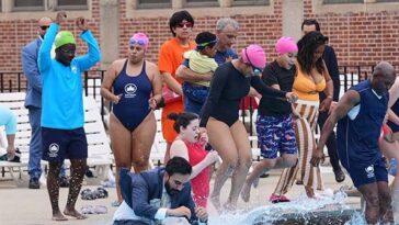 video:-ny-mayor-mamdani-jumps-fully-clothed-into-public-pool-then-demands-apology-from-top-republican