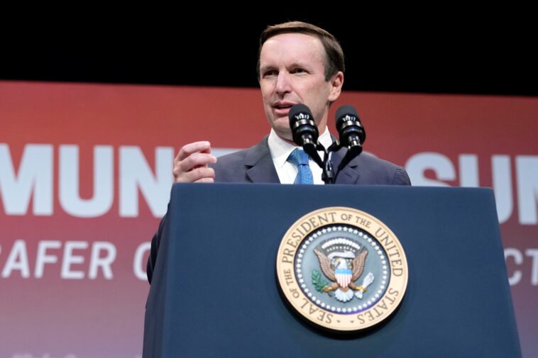 chris-murphy-dodges-questions-about-dem-socialist’s-controversial-remarks-while-pushing-party’s-‘big-tent’