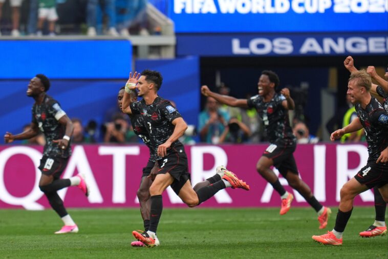 canada-advances-to-first-world-cup-round-of-16-as-thrilling-late-goal-eliminates-south-africa